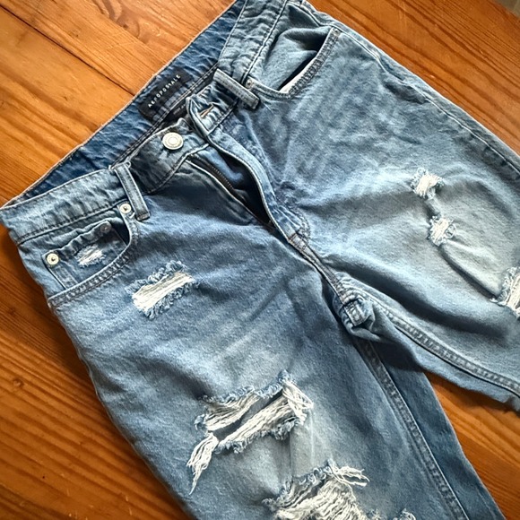 Aeropostale Mom Jeans Distressed Ripped Light Wash Denim Size‎ 4 - Picture 8 of 11